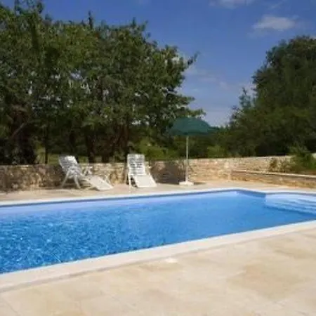 Apartament In Paradiz Mit Barbecue By Interhome *